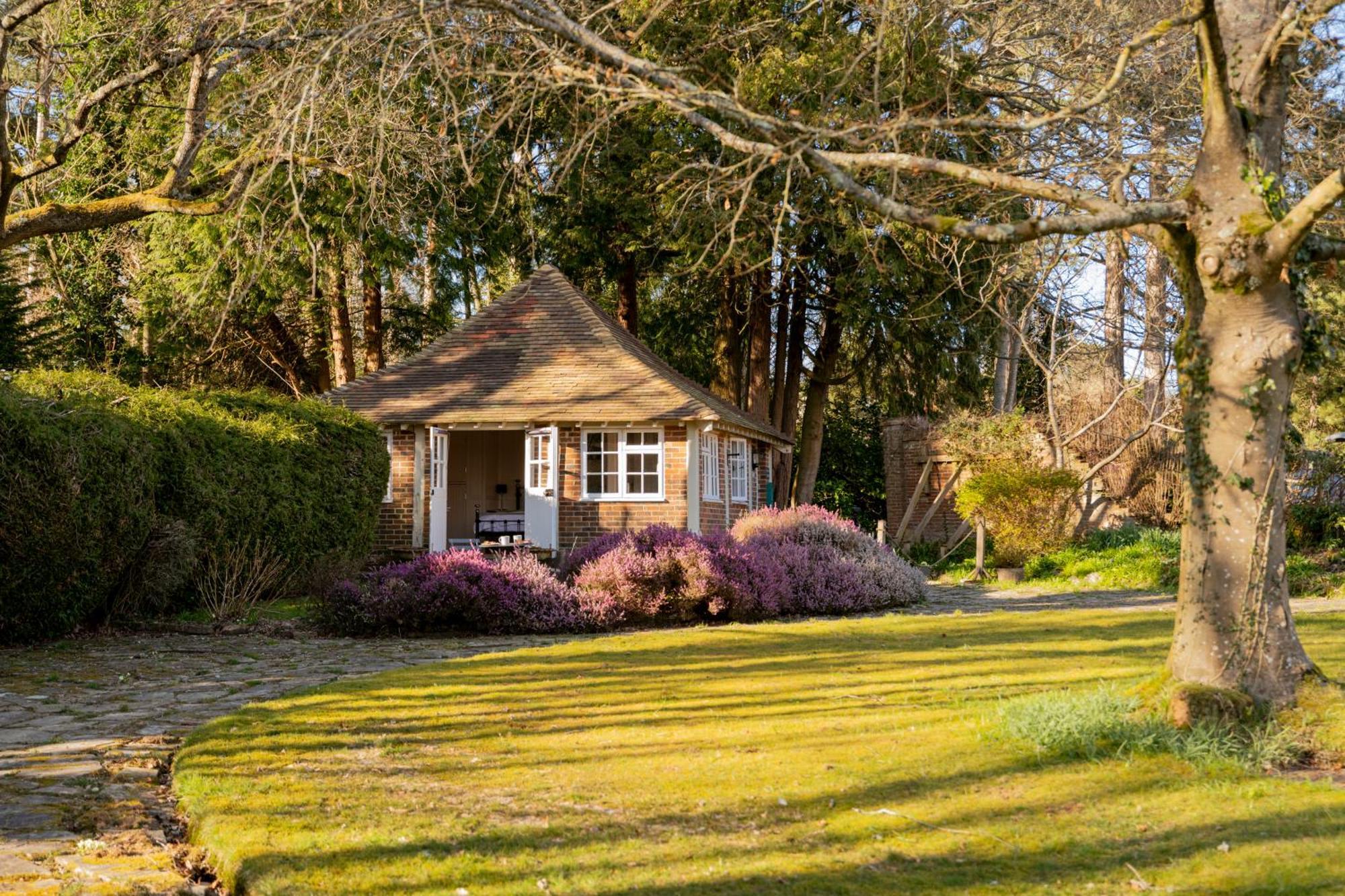 Old Mill Lodge By Huluki Sussex Stays Hurstpierpoint Exteriér fotografie