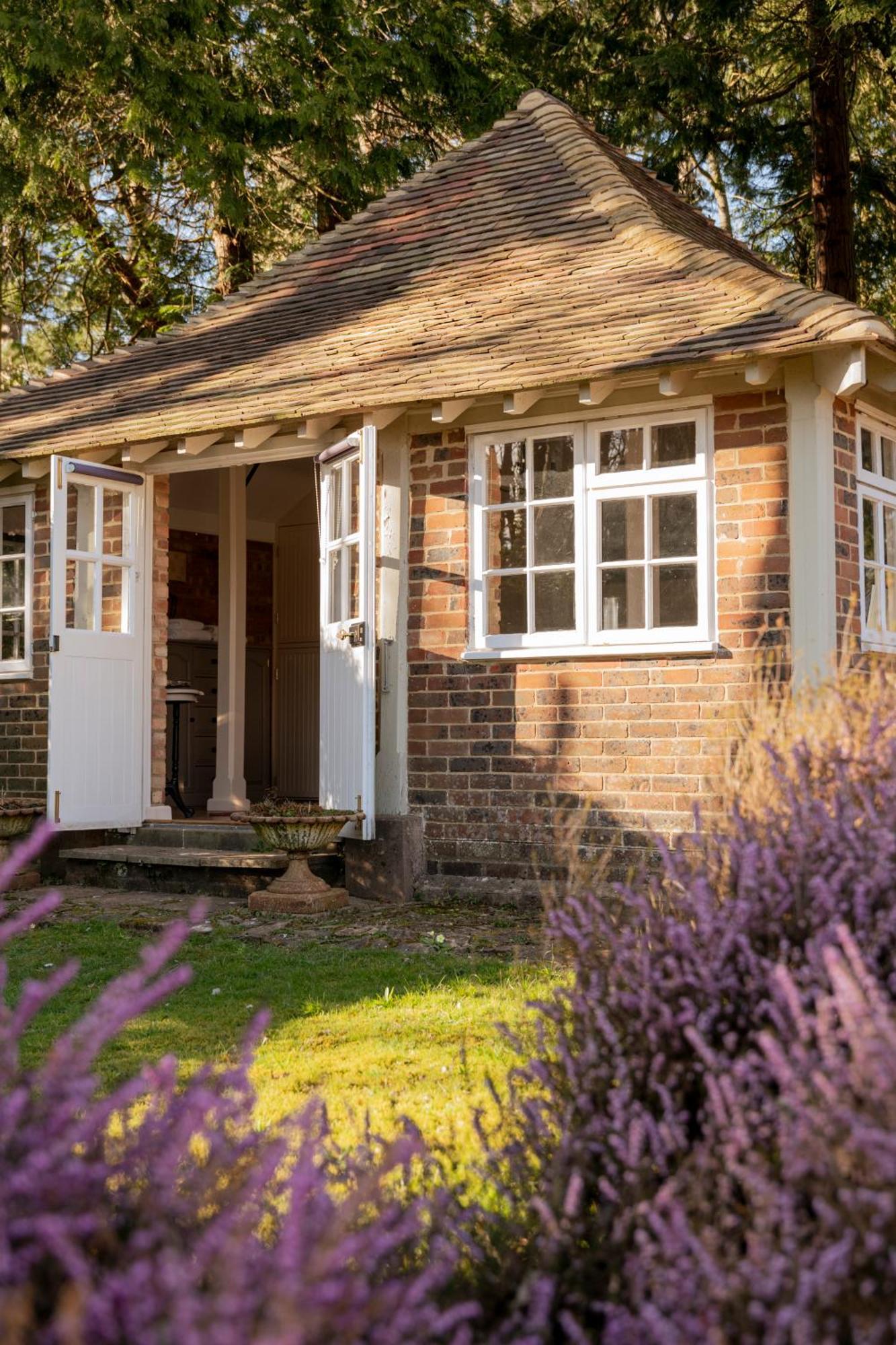 Old Mill Lodge By Huluki Sussex Stays Hurstpierpoint Exteriér fotografie