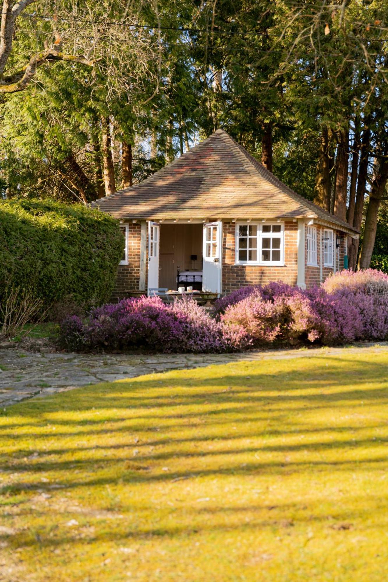 Old Mill Lodge By Huluki Sussex Stays Hurstpierpoint Exteriér fotografie