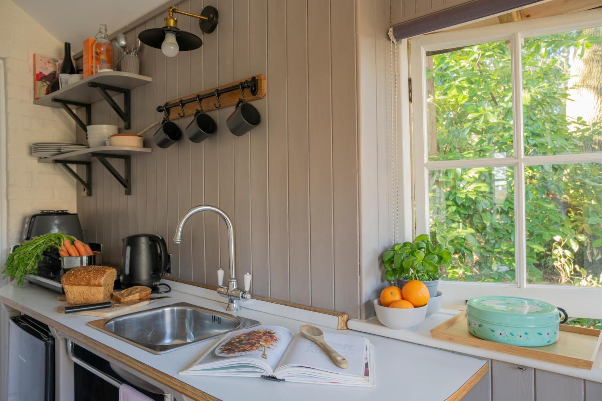 Old Mill Lodge By Huluki Sussex Stays Hurstpierpoint Exteriér fotografie