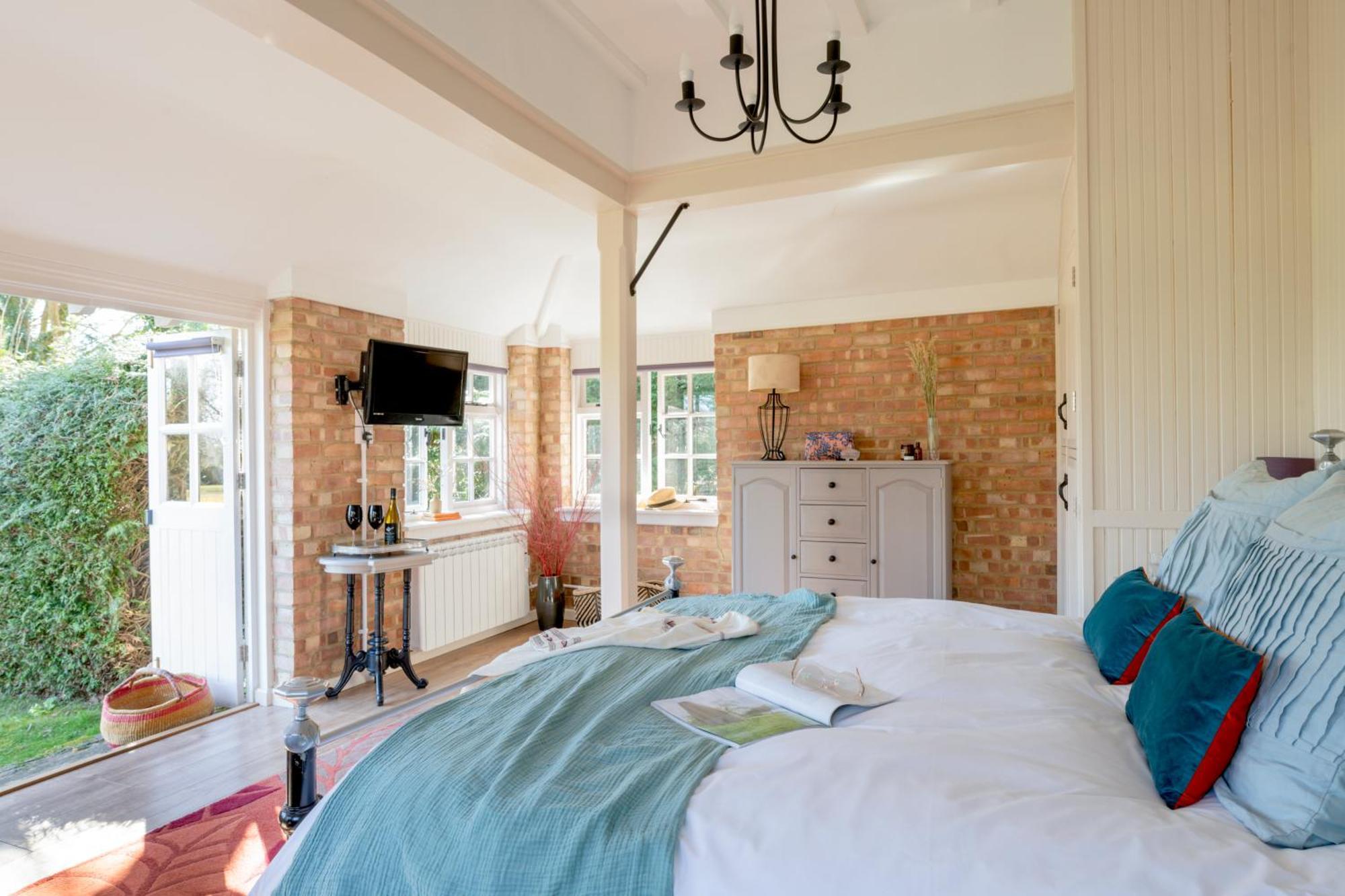 Old Mill Lodge By Huluki Sussex Stays Hurstpierpoint Exteriér fotografie