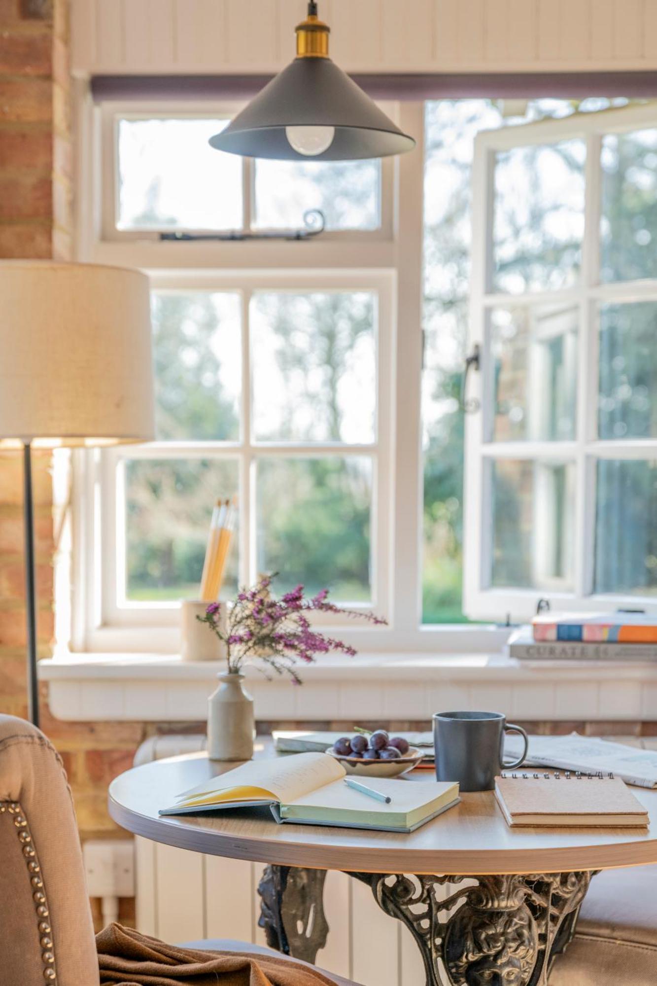 Old Mill Lodge By Huluki Sussex Stays Hurstpierpoint Exteriér fotografie